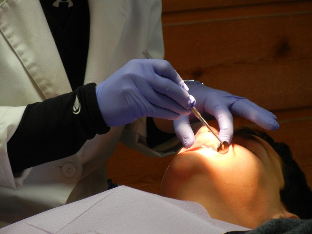 orthodontist, dentist, braces-287285.jpg